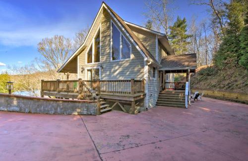 Santeetlah Casa | Spacious Lake Santeetlah Cottage with Lake Views!