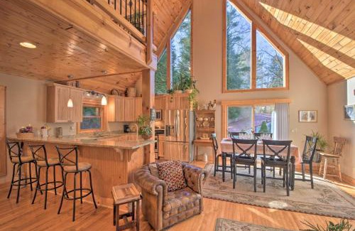 Santeetlah Casa | Spacious Lake Santeetlah Cottage with Lake Views!