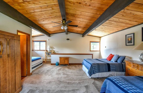 Langlois Casa | Lakefront Home en Floras Lake - Muelle privado / kayaks - ESPECIAL DE INVIERNO- $ 600/3 días