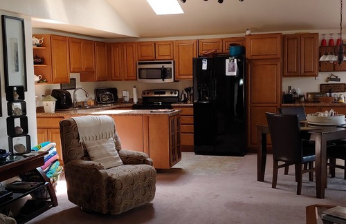 Langworthy Casa | Spacious Lakefront Retreat. 3 Bedroom, 2 Bath Ranch Home 30 ft from the water.