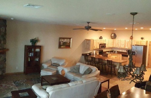 Mauston Casa | Spacious Lakefront Townhome on Castle Rock Lake!