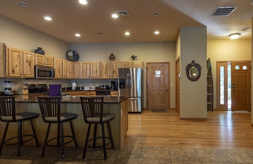 Mauston Casa | Spacious Lakefront Townhome on Castle Rock Lake!