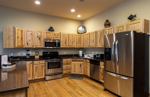 Mauston Casa | Spacious Lakefront Townhome on Castle Rock Lake!