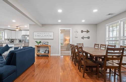 Albrightsville Casa | Spacious LakeHouse: Hottub, Sauna, Firepit, Games!