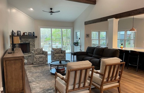 Lake Oconee Casa | Spacious Lakehouse for Master's week - Lake Oconee views right on the water
