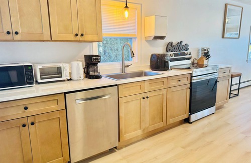 Coventry Casa | Spacious Lakehouse w/ Private Beach