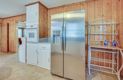 Lexington Casa | Spacious Lexington Abode w/ Pool Table & Fireplace