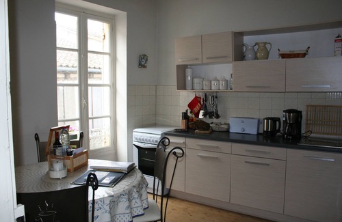 Monflanquin Casa | Spacious, light & airy, Romantic village home set off Monflanquin Village Square