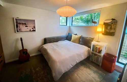 Devonport Casa | Spacious Living and Summer-Ready Entertaining!