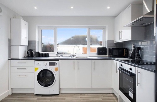 Horden Casa | Spacious Living Room & Modern Comforts, Sleeps 4