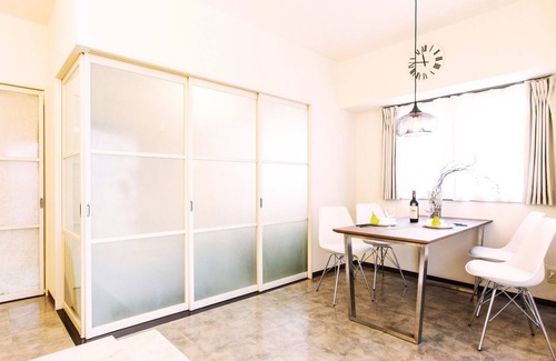 Namba Apartamento | Spacious living room Shinsaibashi Switch - Namba Residence 2 / Osaka Ōsaka