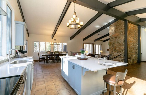 Asheville Casa | Spacious Lodge nestled in Private Wooded Acres: hot tub, firepit, llama & petting goats, trails, fresh eggs + 15 min to AVL