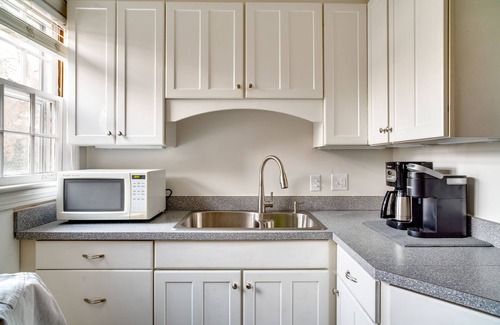 Green Hills Apartamento | Spacious Loft Ideal for Relocation & Monthly Stays