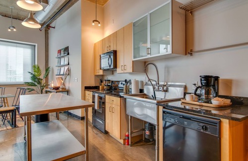 The Gulch Apartamento | Spacious Loft in Nashville Gulch Neighborhood!