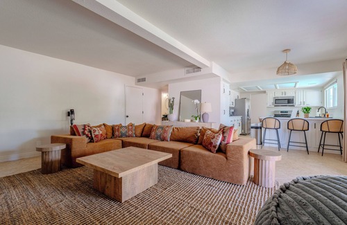 Green Valley North Casa | Spacious Lux Estate l 8 mins to Strip