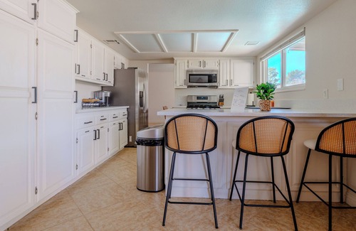 Green Valley North Casa | Spacious Lux Estate l 8 mins to Strip