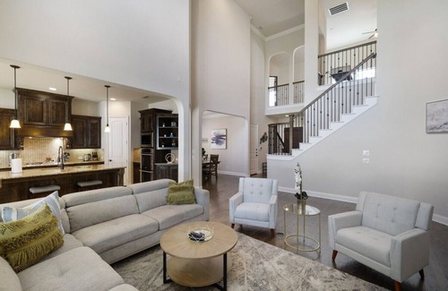 Frisco Apartamento | Spacious & Luxe, 5 Star Neighborhood, Movie Theatr