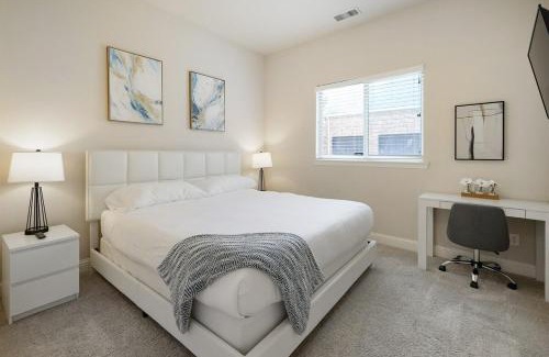 Frisco Casa | Spacious & Luxe 5 Star Neighborhood Movie Theatre