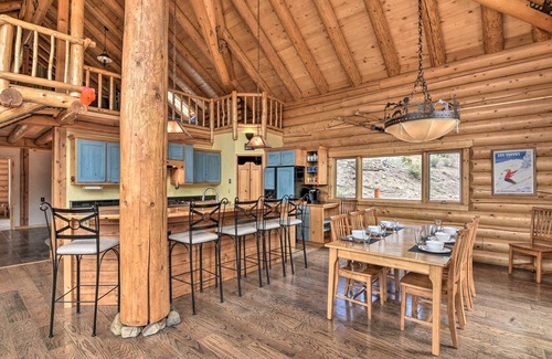 Villa Grove Cabina | Spacious, Luxe Cabin w/ Mtn Views, Sauna & More!