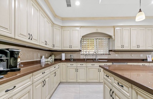Valley Glen Casa | Spacious Luxe Home w/Bonus Loft and Private Yard