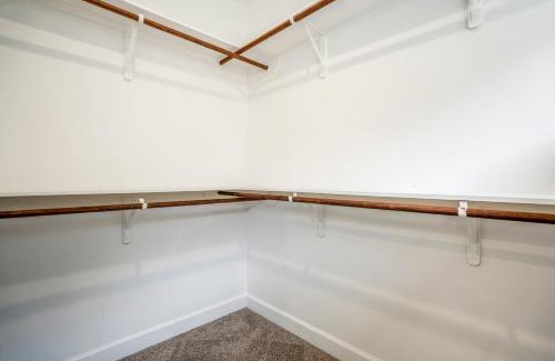 Riverside Terrace Apartamento | Spacious Luxe Stay , Near DT, MedCtr & NRG, New
