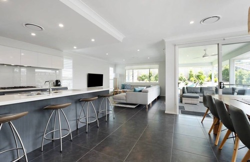 Catherine Hill Bay Casa | Spacious & Luxurious Beach Home