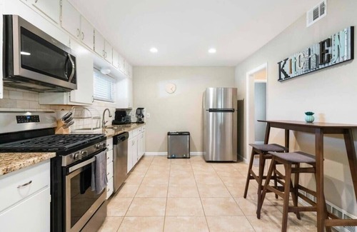 Irving Casa | Spacious Luxurious House, Big Groups and Pool