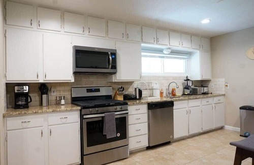 Irving Casa | Spacious Luxurious House, Big Groups and Pool