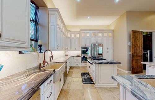 Queen Creek Casa | Spacious & Luxurious oasis w/ saltwater pool, hot tub, outdoor kitchen & sauna
