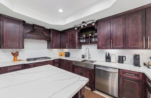 North Houston Casa | Spacious Luxury 5 bed/3 bath house with Pool and Gameroom in fantastic Houston