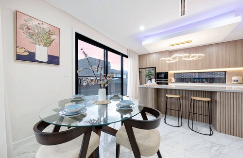 Quakers Hill Casa | Spacious & Luxury 4Bed Room Retreat Near Station