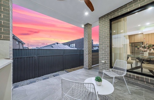 Quakers Hill Casa | Spacious & Luxury 4Bed Room Retreat Near Station
