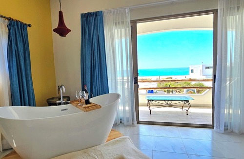 El Pescadero Casa | Spacious Luxury Beach house with mediterranean flavor in El Pescadero
