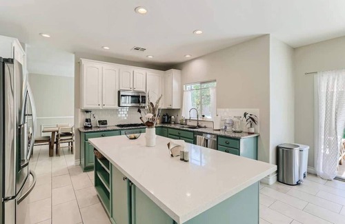 Rhodes Ranch Casa | Spacious Luxury Desert Retreat with Heated Pool, Putt putt and a playground for