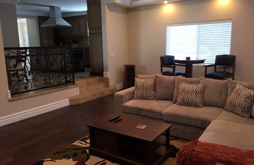 Sherman Oaks Casa | Casa de lujo espaciosa en Sherman Oaks