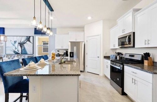 Kissimmee Casa | Spacious luxury home close drive from Disney world