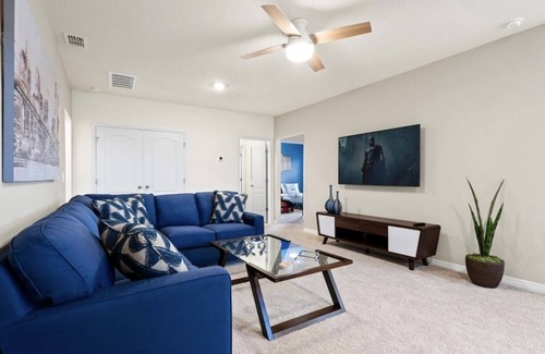 Kissimmee Casa | Spacious luxury home close drive from Disney world