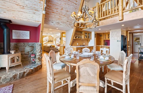 Wrightwood Casa | Spacious, Luxury, Picturesque "Mountain High Manor"- Ski Resort Town!