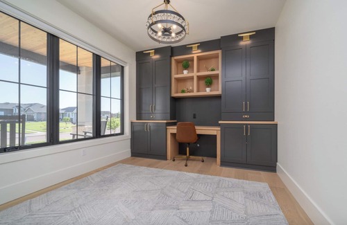 Sioux Falls Casa | Spacious Luxury Retreat – Private Pool, Gym, 5 Ensuite Bedrooms