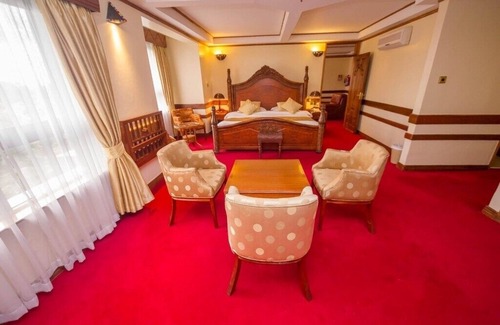 Nairobi Hotel | Spacious Luxury Suite at Muthu Silver Springs Hotel! Outdoor Pool, Free Parking!