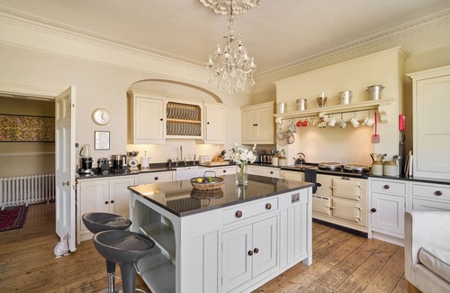Limpley Stoke Casa | SPACIOUS LUXURY VICTORIAN COUNTRY HOUSE, STUNNING VIEWS NEAR BATH, Local Pub,
