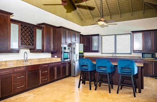 IronShore Estates Villa | Spacious Luxury Villa In Exclusive Upscale Gated Neighborhood