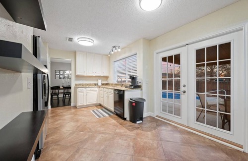 North Richland Hills Casa | Spacious Modern Home w/ Pool Hot Tub Game Room