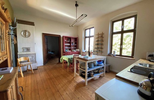 Calbe Apartamento | Spacious manor house apartment near the Saale and Elbe rivers