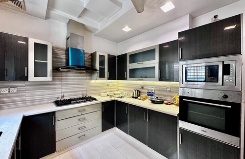 Lahore Casa | Spacious, Marvelous & Fully Furnished Entire House 4-Bedrooms in DHA