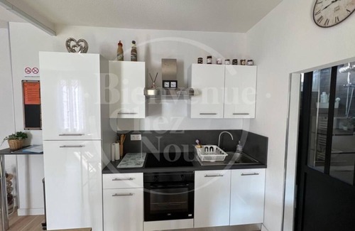 Sablon - Trudaine Apartamento | Spacious Marx Dormoy with free parking. (C)