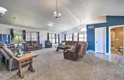 Massillon Casa | Spacious Massillon Log Cabin with Fire Pit!