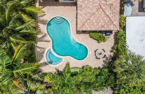 Birch Park Finger Streets Casa | Spacious Mediterranean Beach Villa STEPS to the BEACH With Heated Pool & Spa!