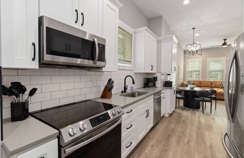 Midtown Apartamento | Spacious Midtown Home Steps from Piedmont Park