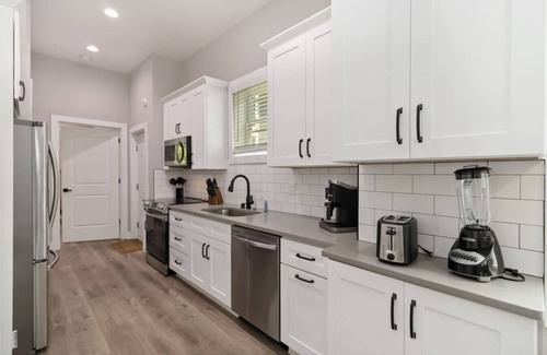 Midtown Apartamento | Spacious Midtown Home Steps from Piedmont Park